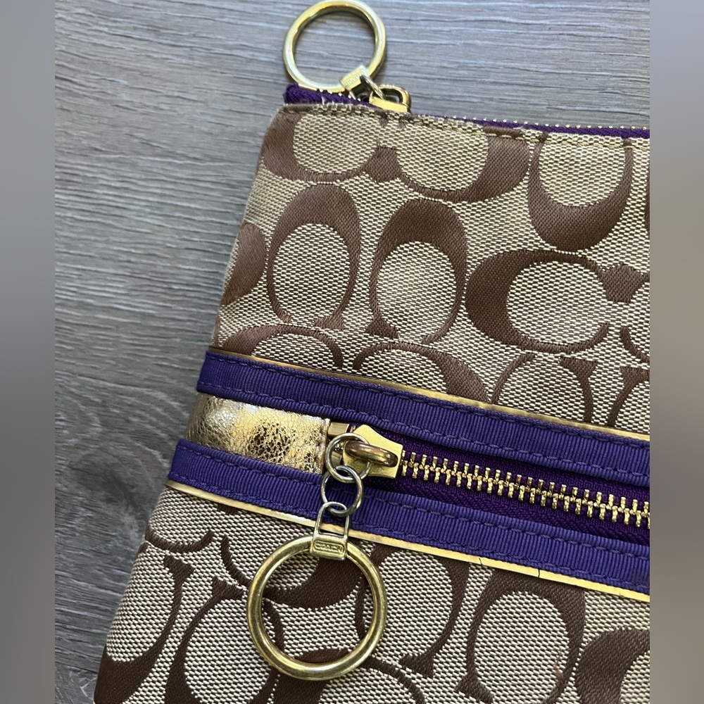 Coach Tan and Gold Signature Shoulder Bag - Picture 4 of 12